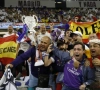 VIDEO: Fans van Juve en Real in het Millennium Stadium door het dolle heen, mét intense sfeer ruim een uur voor de aftrap