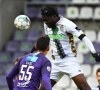 Speler van Charleroi houdt breuk over aan botsing met Brandon Mechele