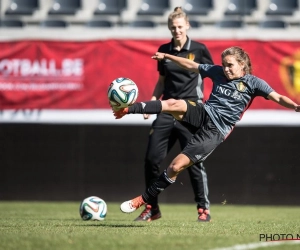 Dubbel voor Philtjens - maar wat deed die keepster van Ajax?