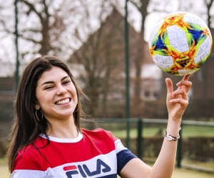 🎥 Levensgevaarlijk? TikTok-fenomeen op hoge hoogte in een stadion te zien 