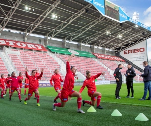 Zulte Waregem stelt zijn speelsters aan fans voor op officiële spelersvoorstelling