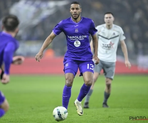 Anderlecht-speler heeft het nu helemaal verkorven: uitgefloten en daarna nog een wegwerpgebaar