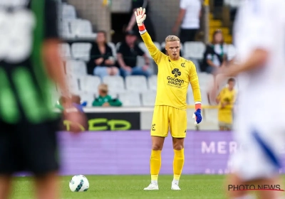 Maxime Delanghe zwaar teleurgesteld na zure nederlaag tegen Anderlecht: "VAR-fase doet de wedstrijd kantelen"