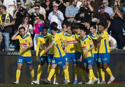 Spektakelgoal in Westerlo: Anderlecht-doelman Coosemans geklopt met schot vanop 45 meter